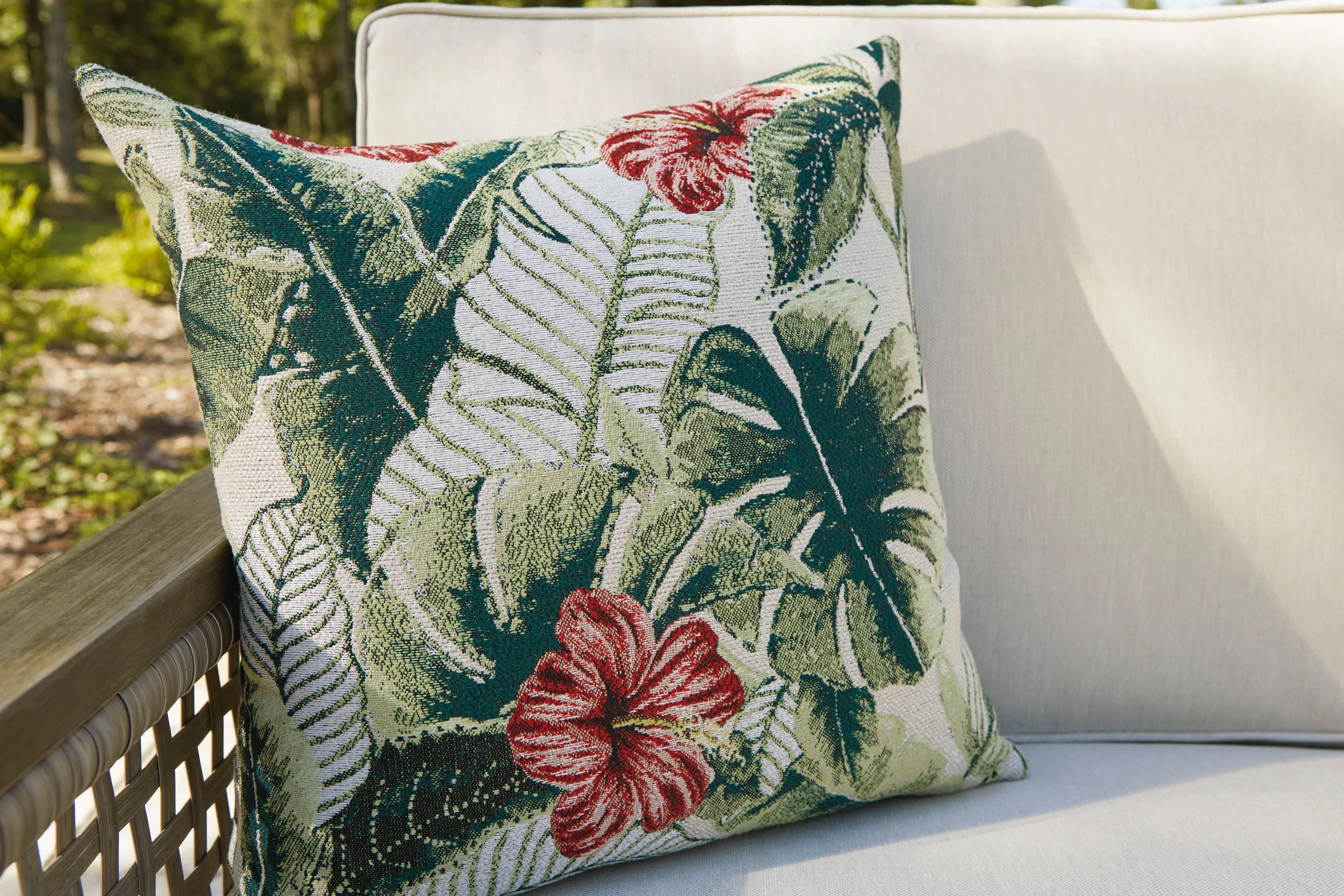 Barn Cove Outdoor Loveseat