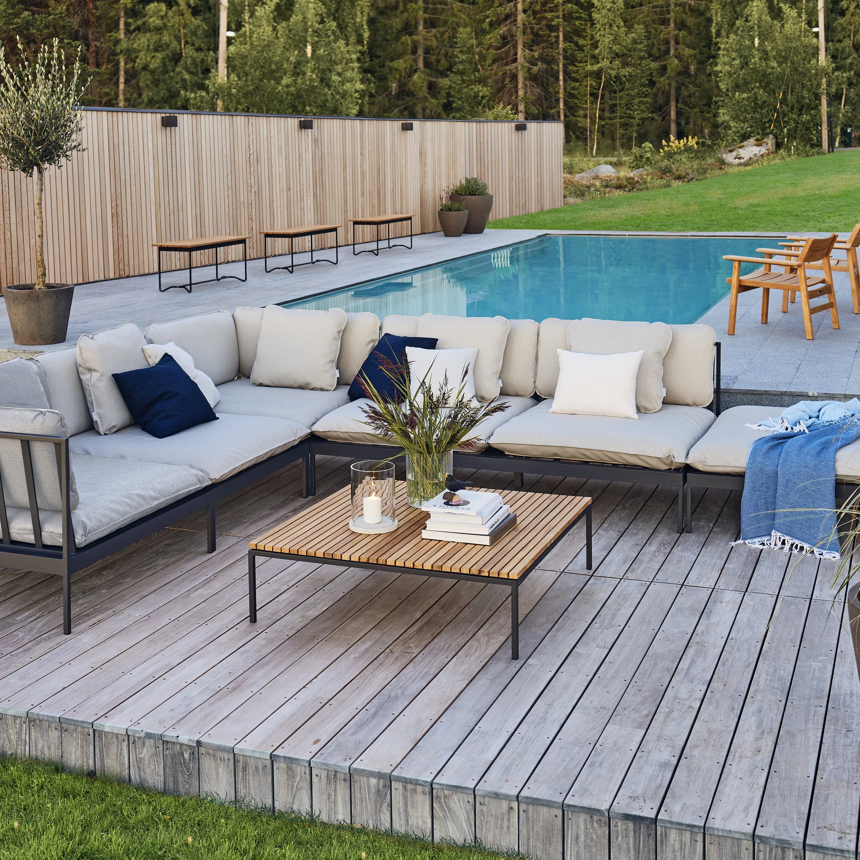 Bonan Square Lounge Table