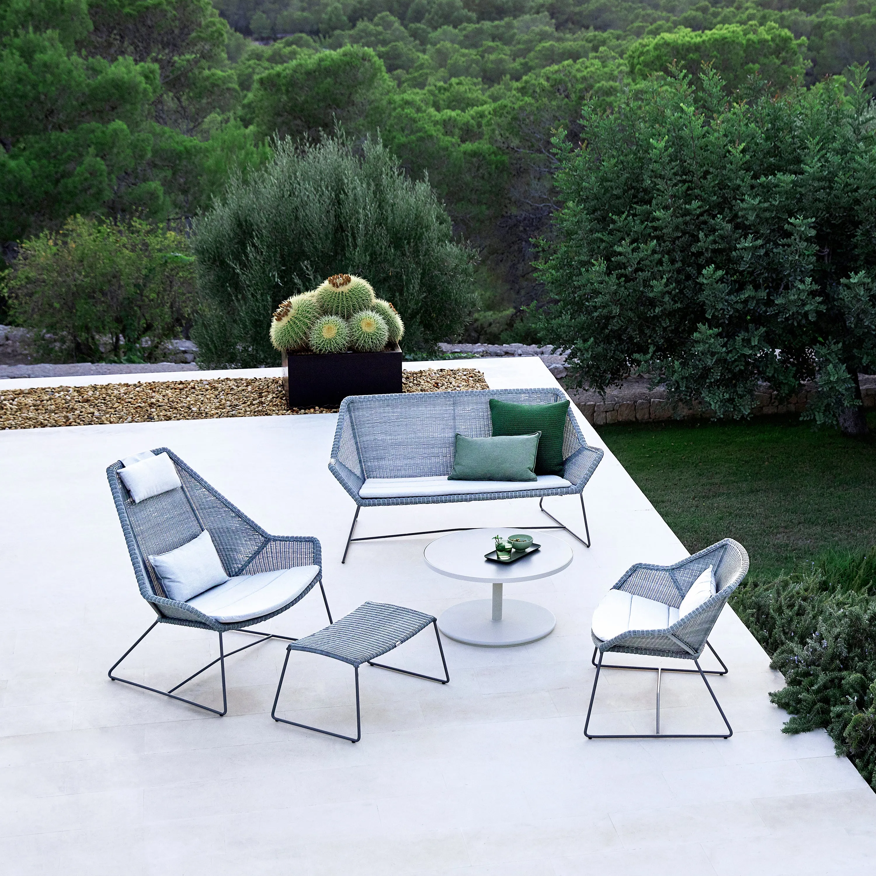 Breeze Outdoor Lounge Chair
