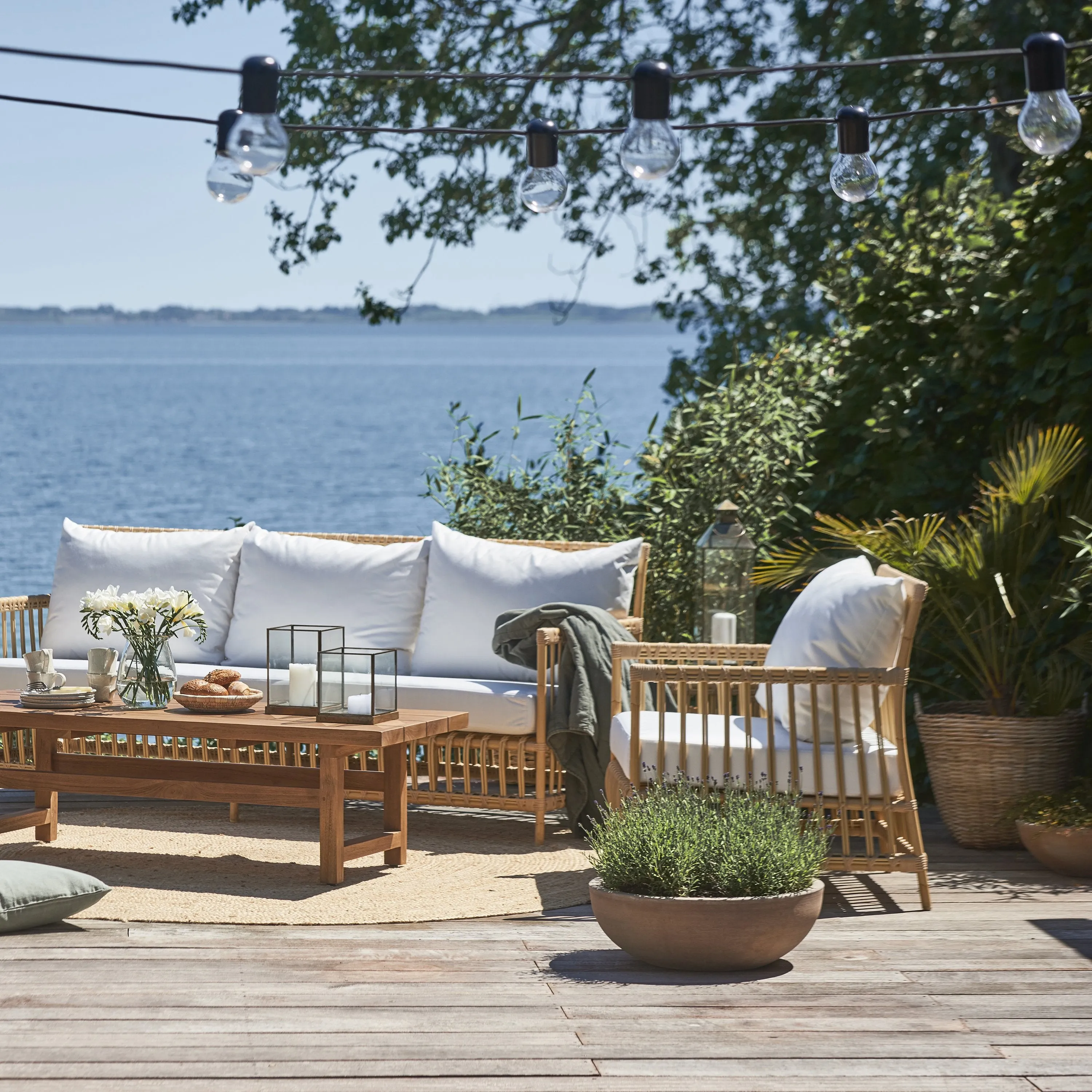 Caroline Outdoor Lounge Chair