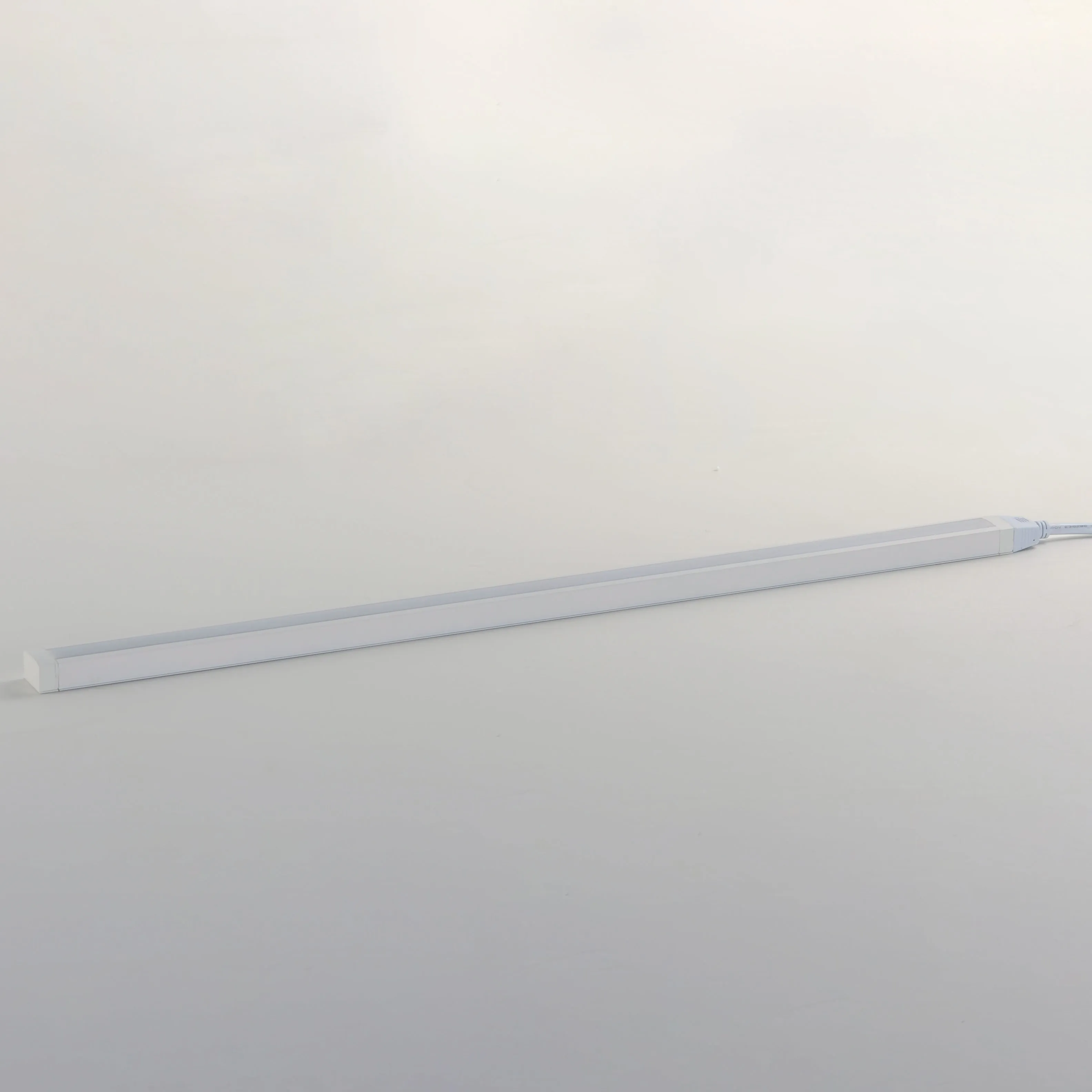 CounterMax 120V Slim Stick 30" LED Strip Light
