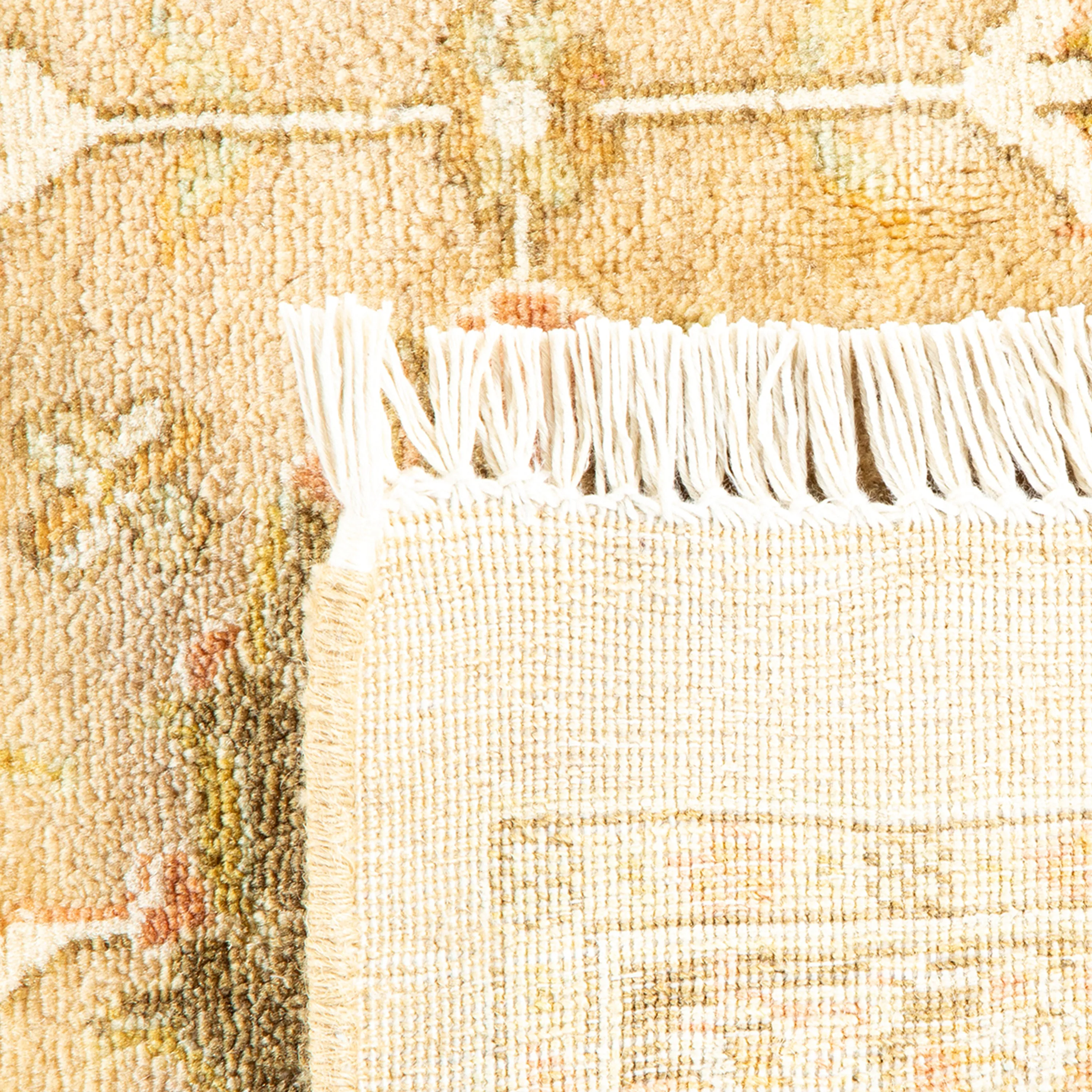 Cream Traditional Wool Rug - 8'1" x 10'5"