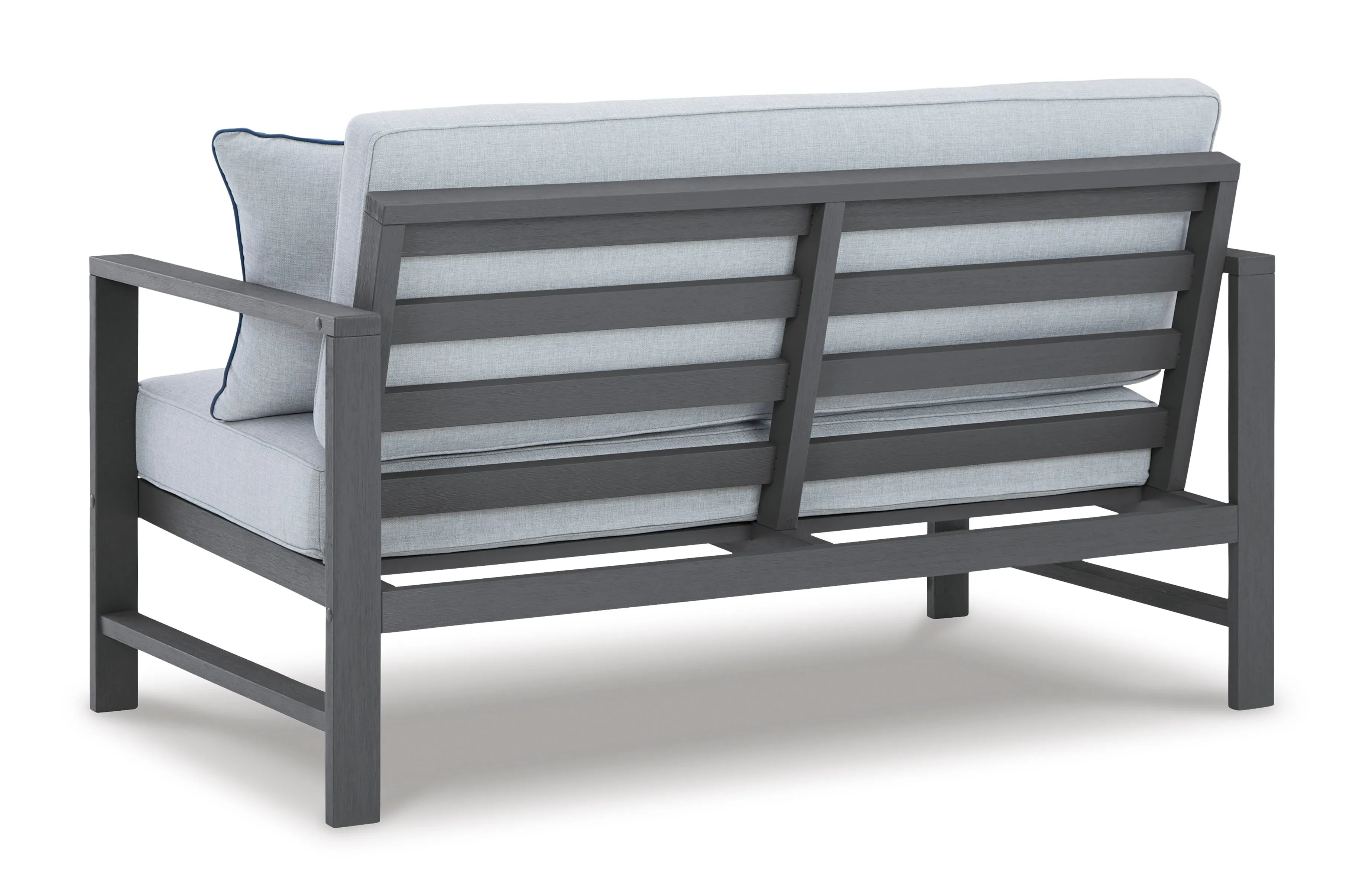 Fynnegan Outdoor Loveseat w/Table - Grey