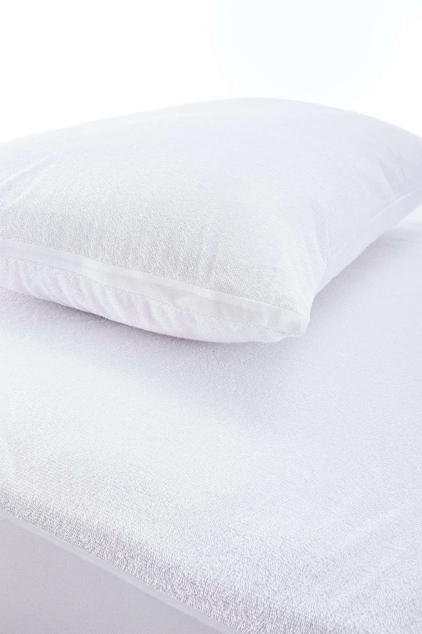 Kid's Healthy Bed 3-Piece Twin Pillow, Mattress and Pillow Protector Set