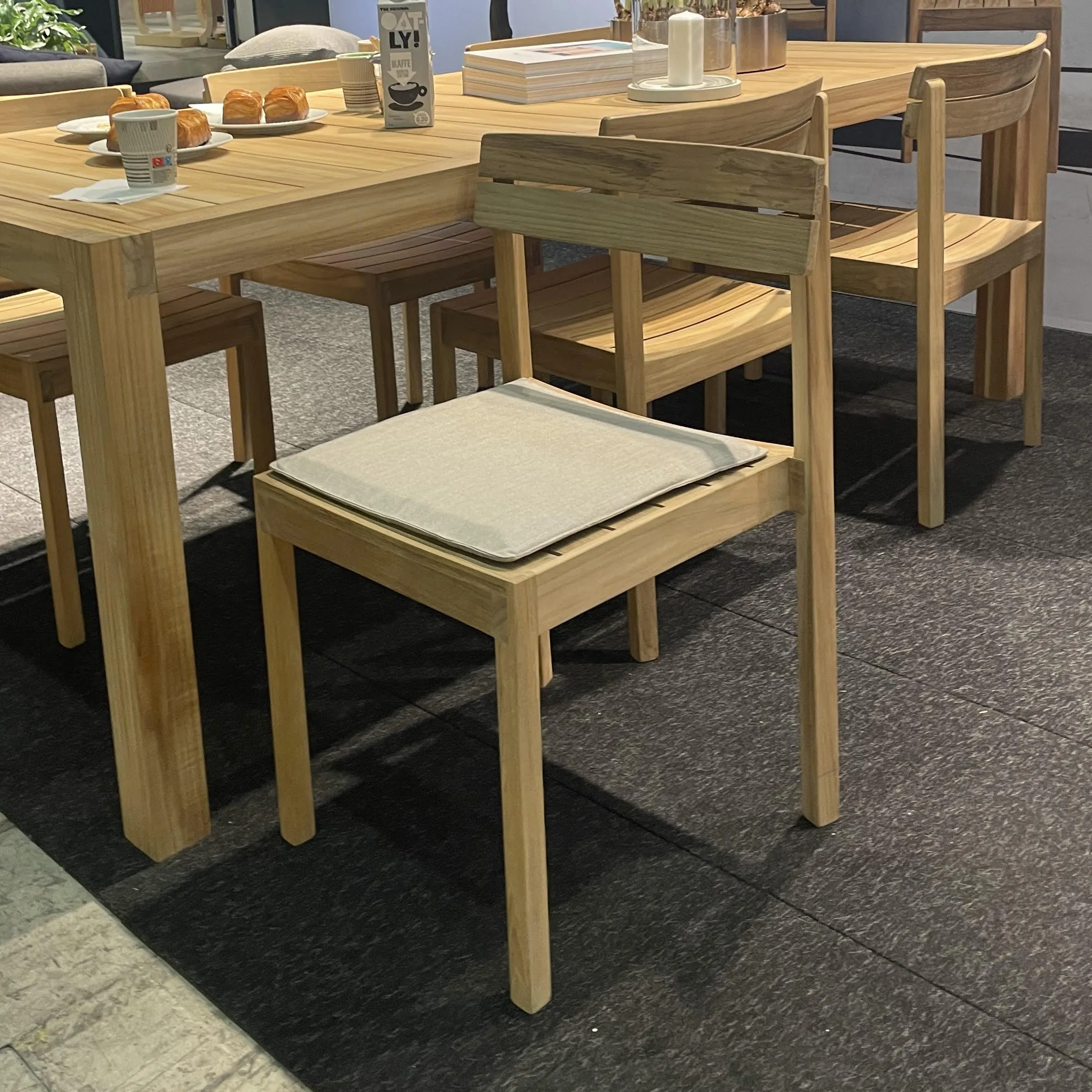 Lakns Dining Chair