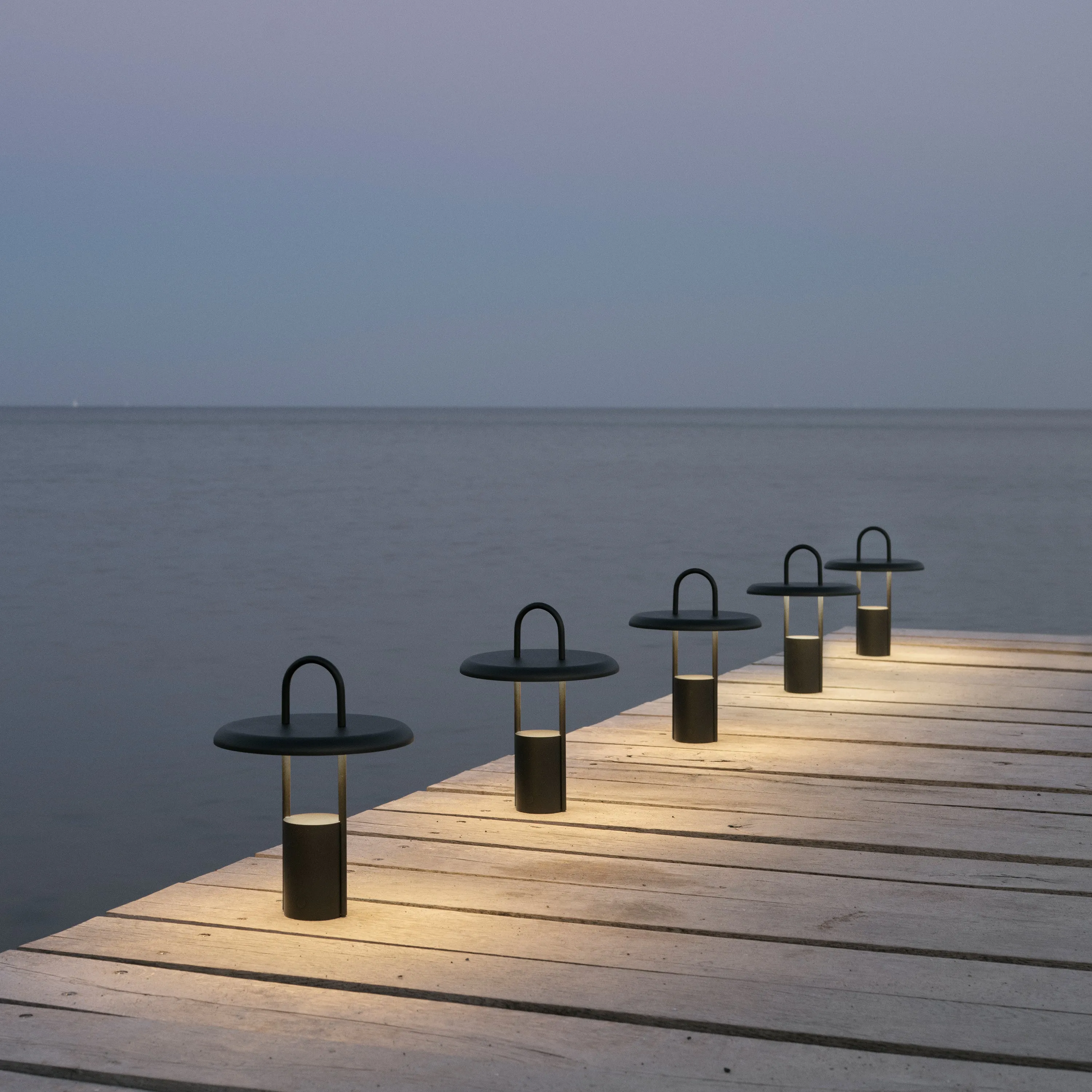 Pier Portable LED Lamp