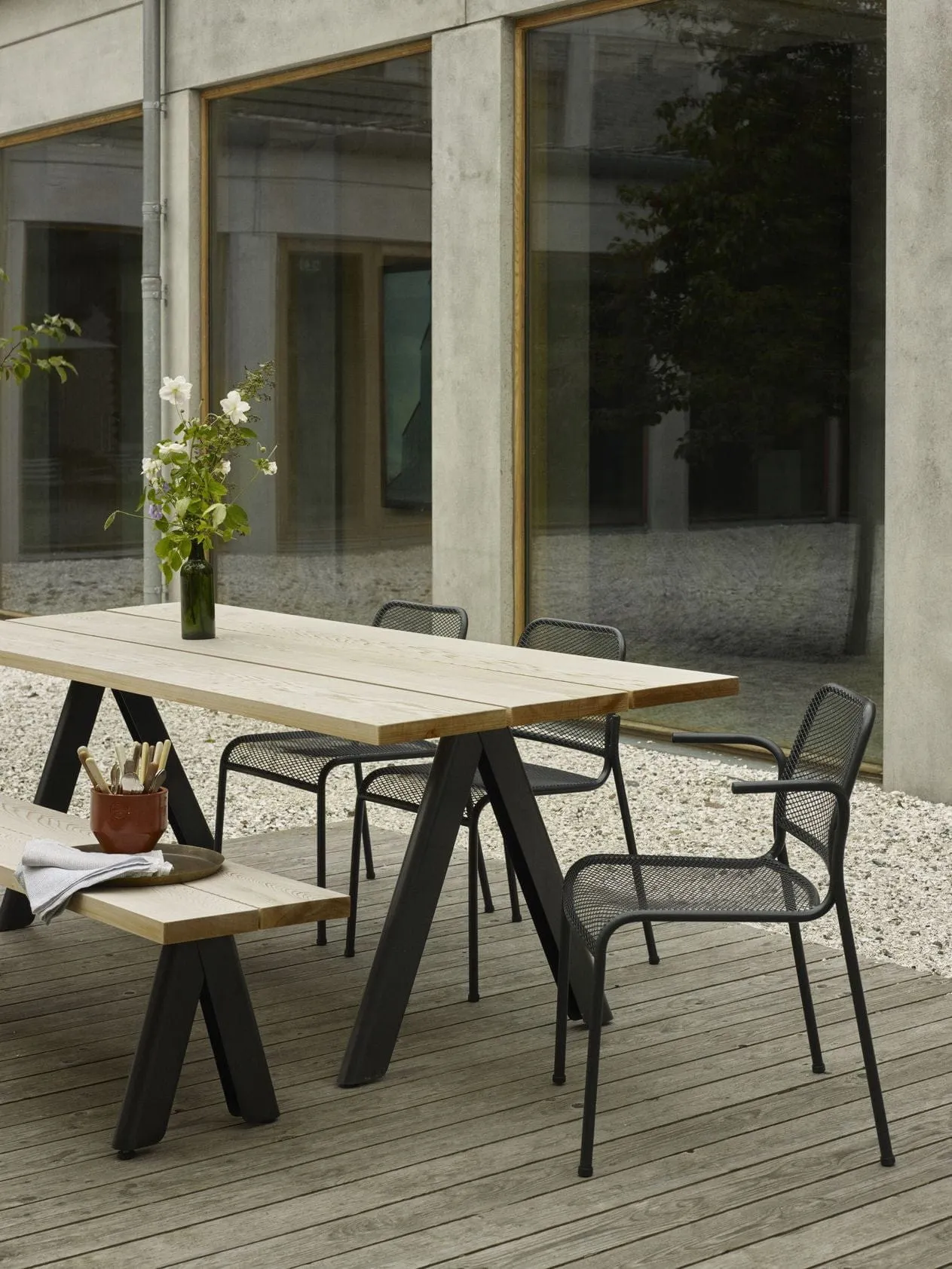 Skagerak Overlap Table, Anthracite Black