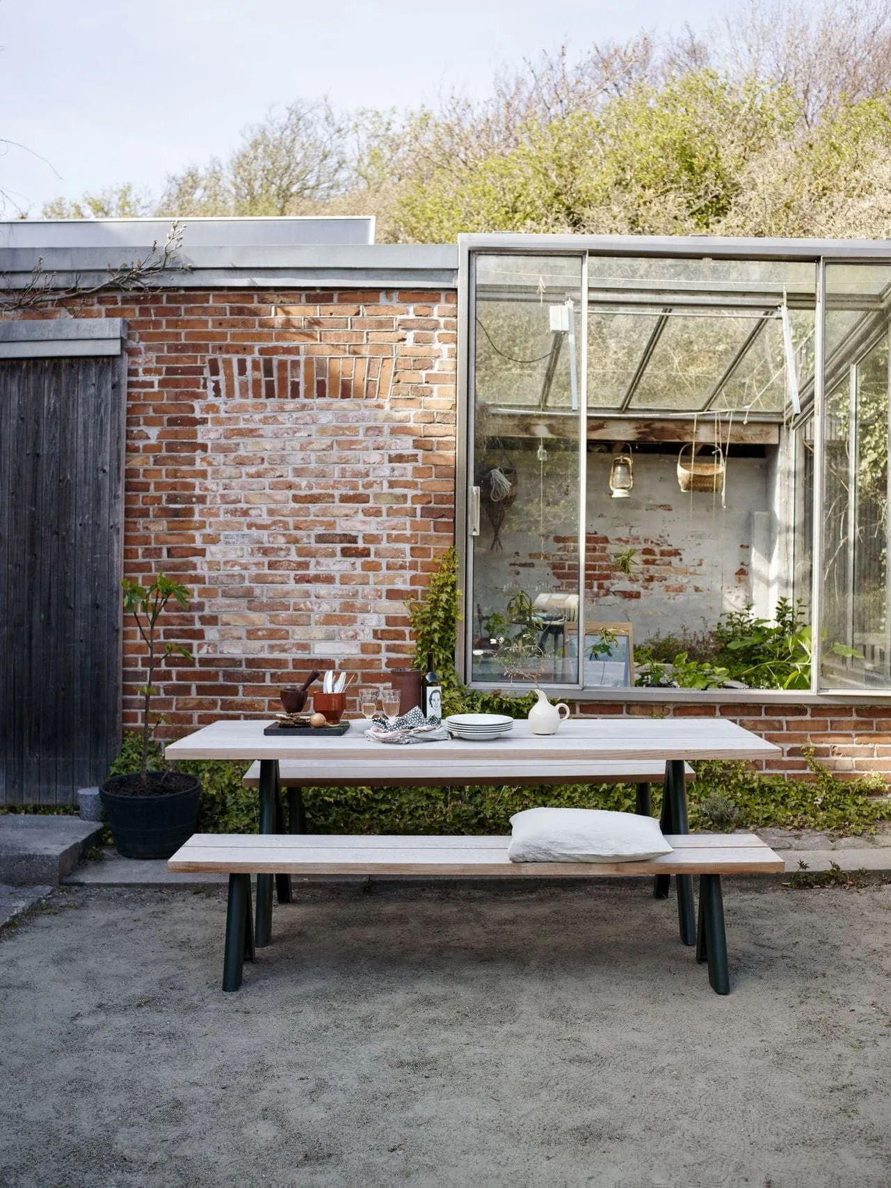 Skagerak Overlap Table, Hunter Green