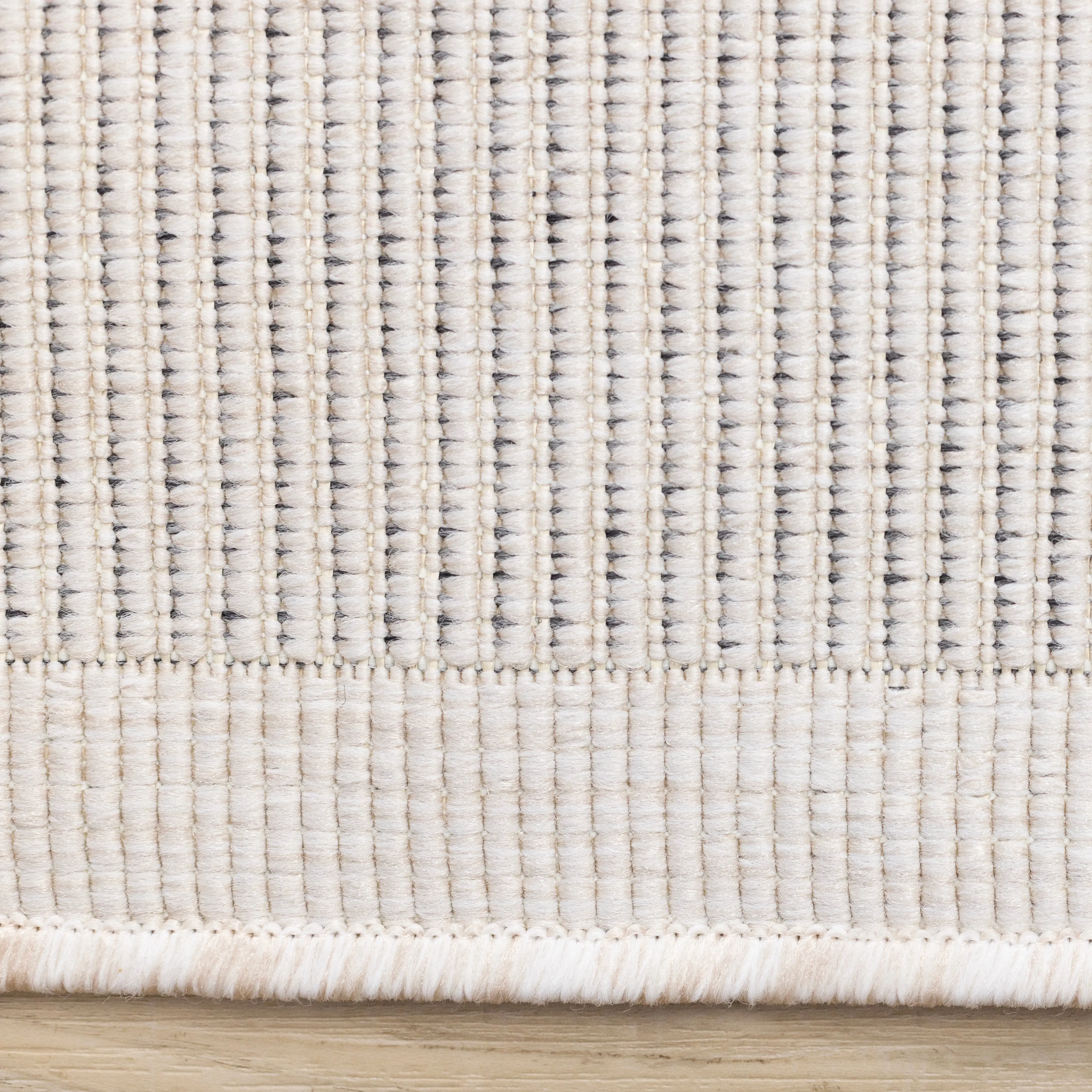 Summer Breeze 5'3" x 7'7" Outdoor Diamond Rug - White, Grey