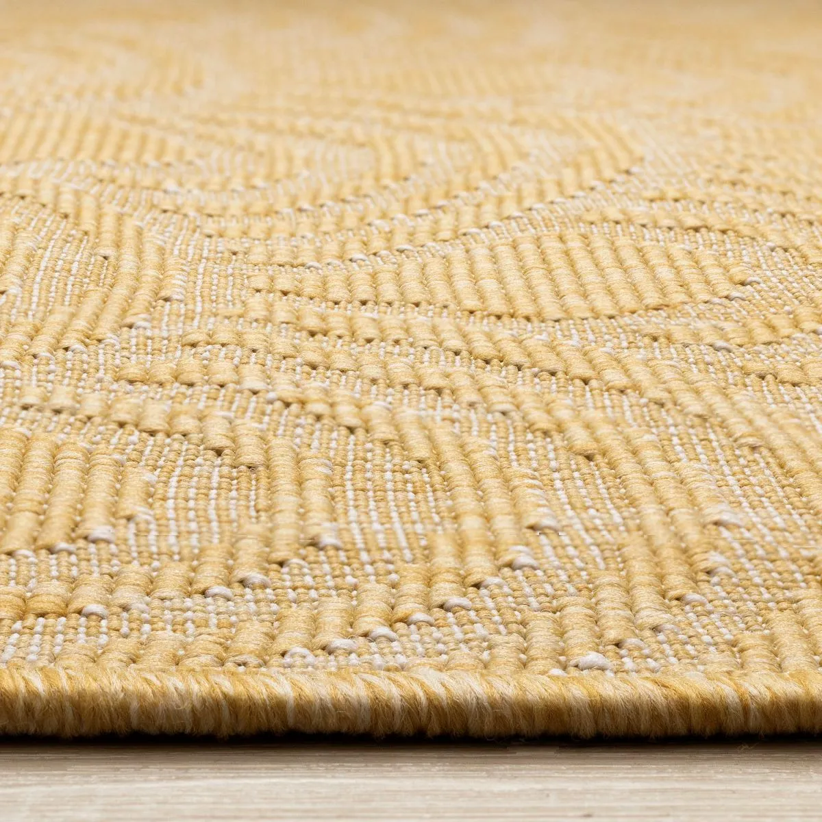 Summer Breeze 5'3" x 7'7" Outdoor Reversible Rug Rainbow Arch Pattern - Yellow, White