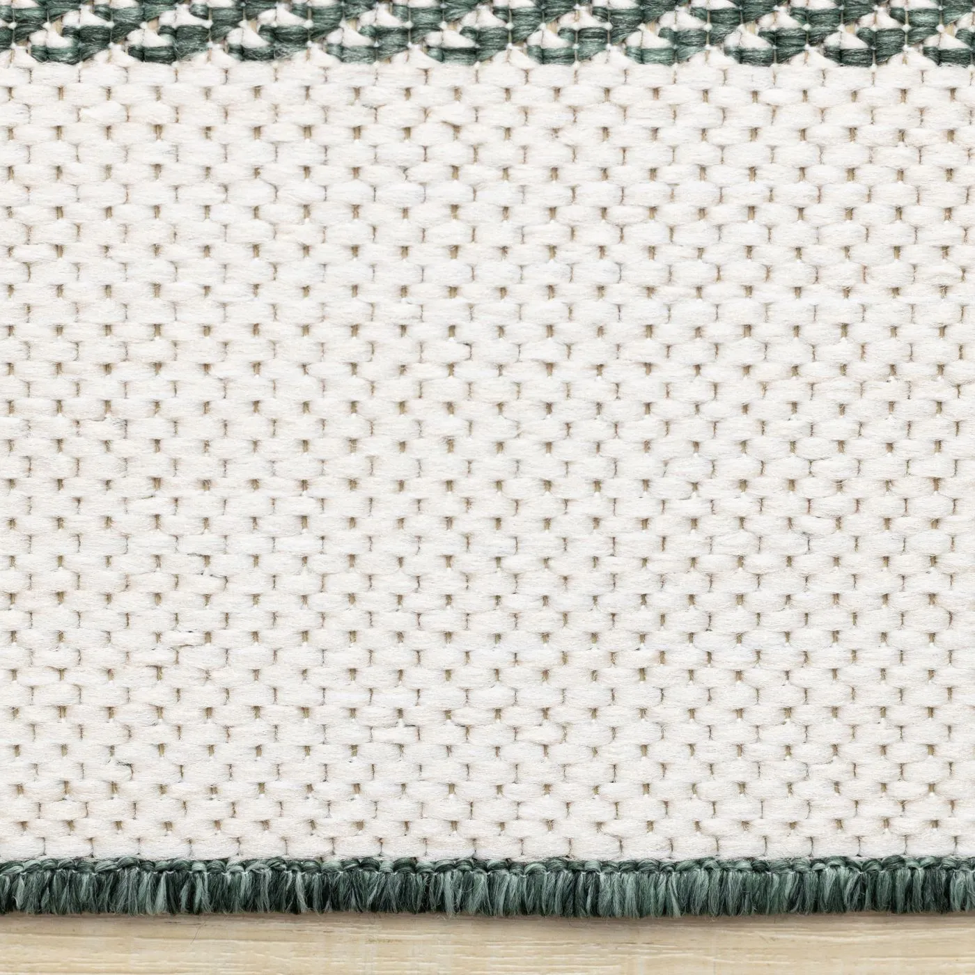 Summer Breeze 6'7" x 9'6" Outdoor Chevron Border Rug - Green, White