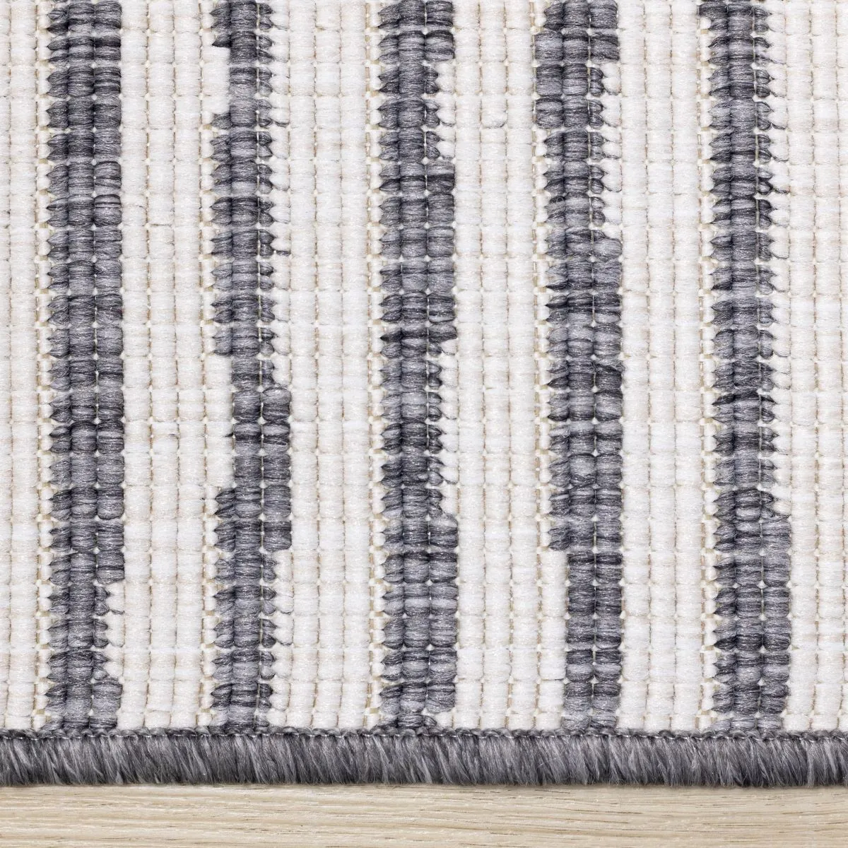 Summer Breeze 6'7" x 9'6" Outdoor Reversible Rug Triangles - Grey, Cream
