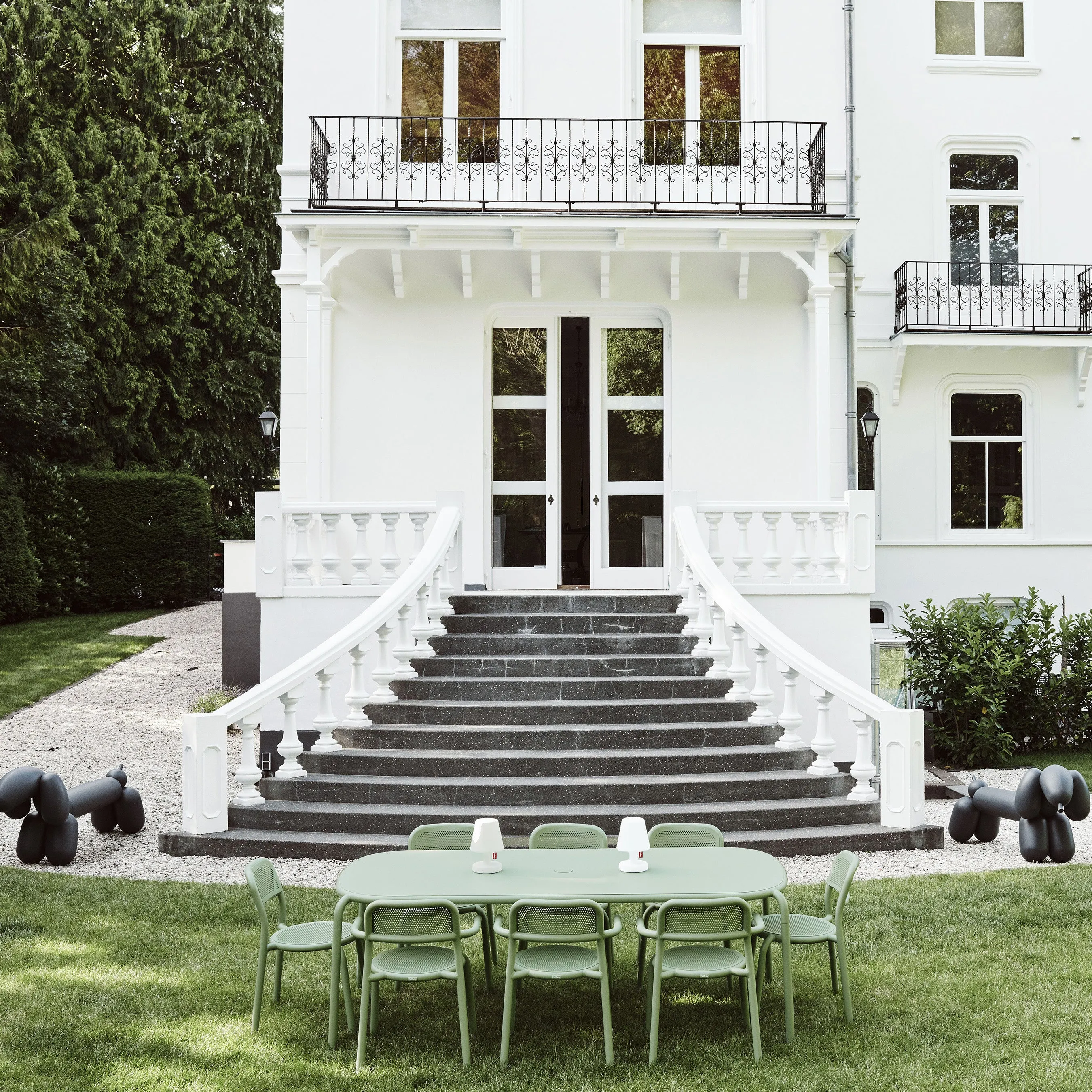 Ton Tablo Table